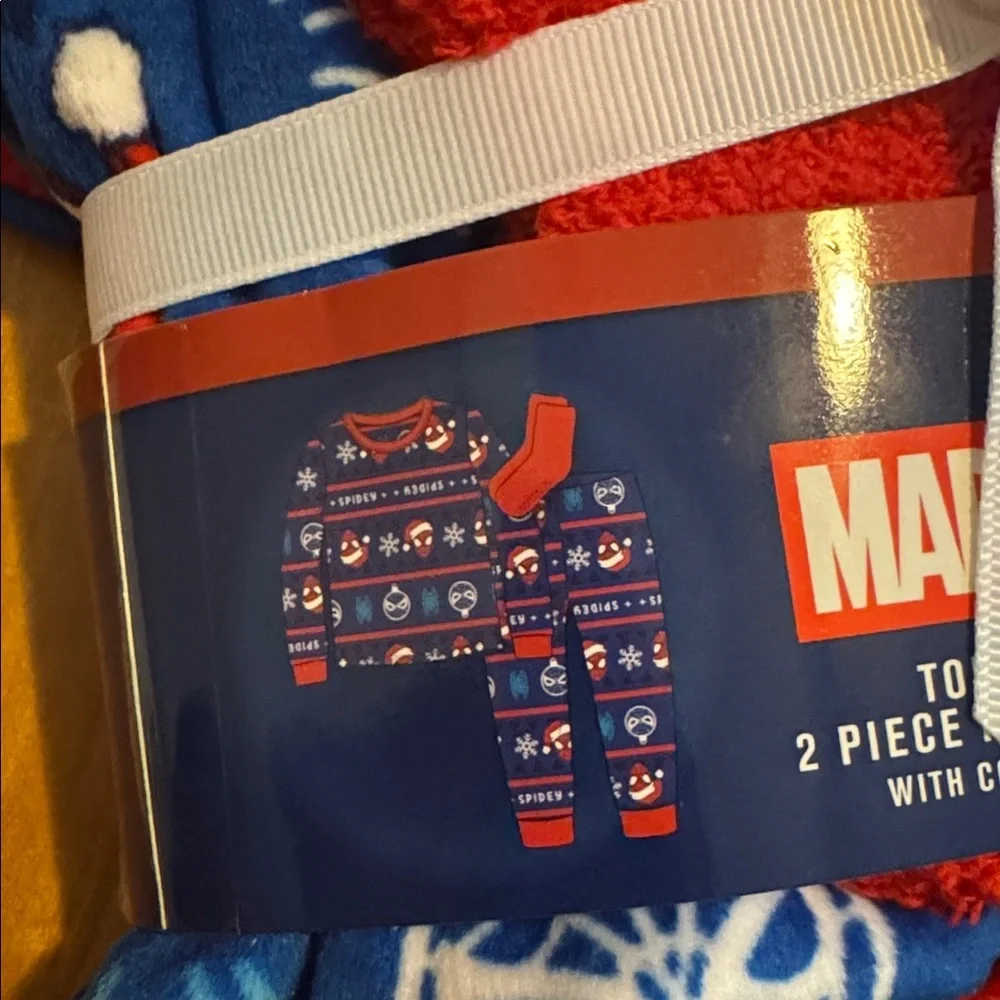 Toddlers' 2pc Spider-Man Snuggly‎ Soft Pajama Set & Socks Blue 2T